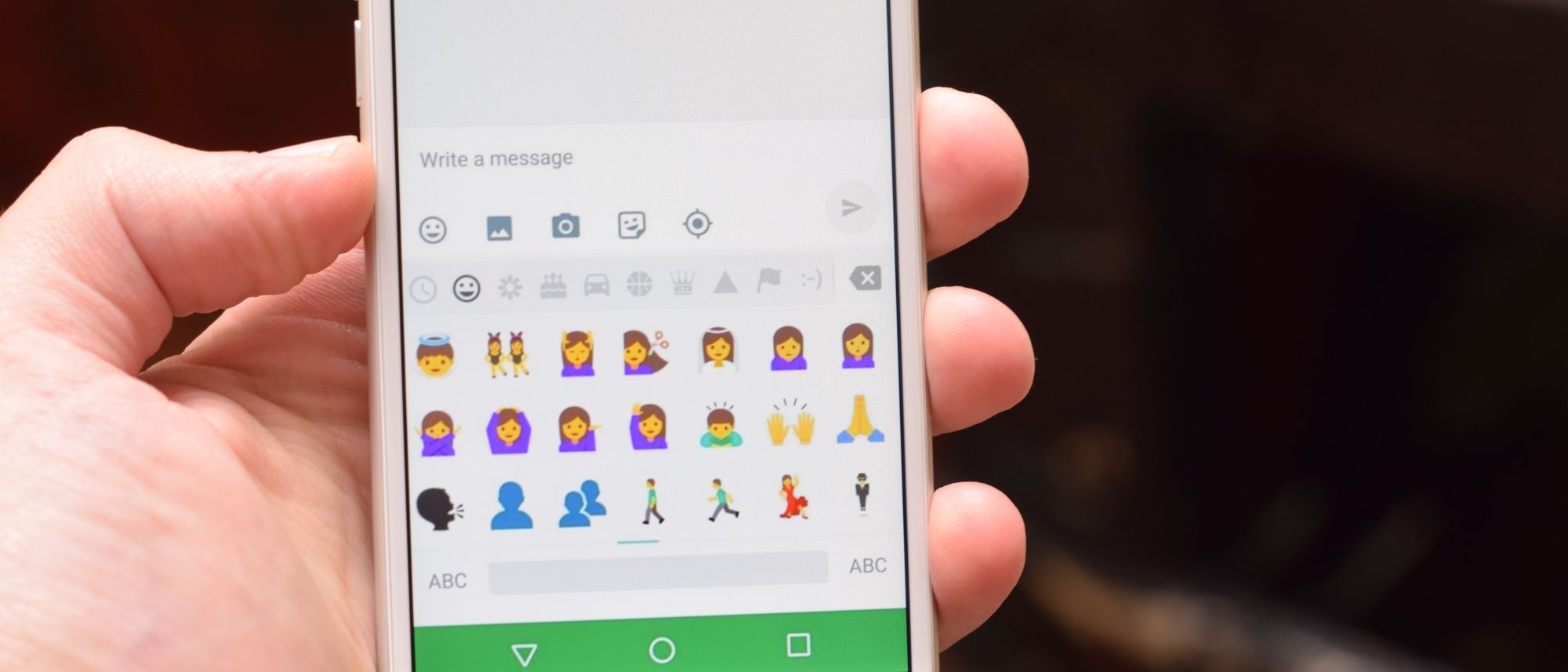 Android N Drops Gender-Neutral Emojis